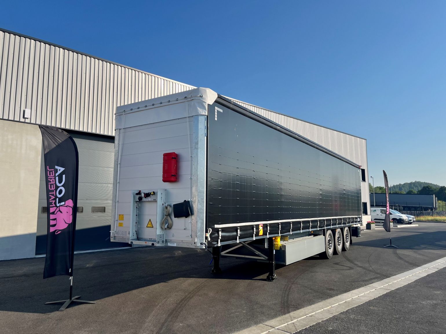 Service de location et de vente de semi-remorques Loca Matériel